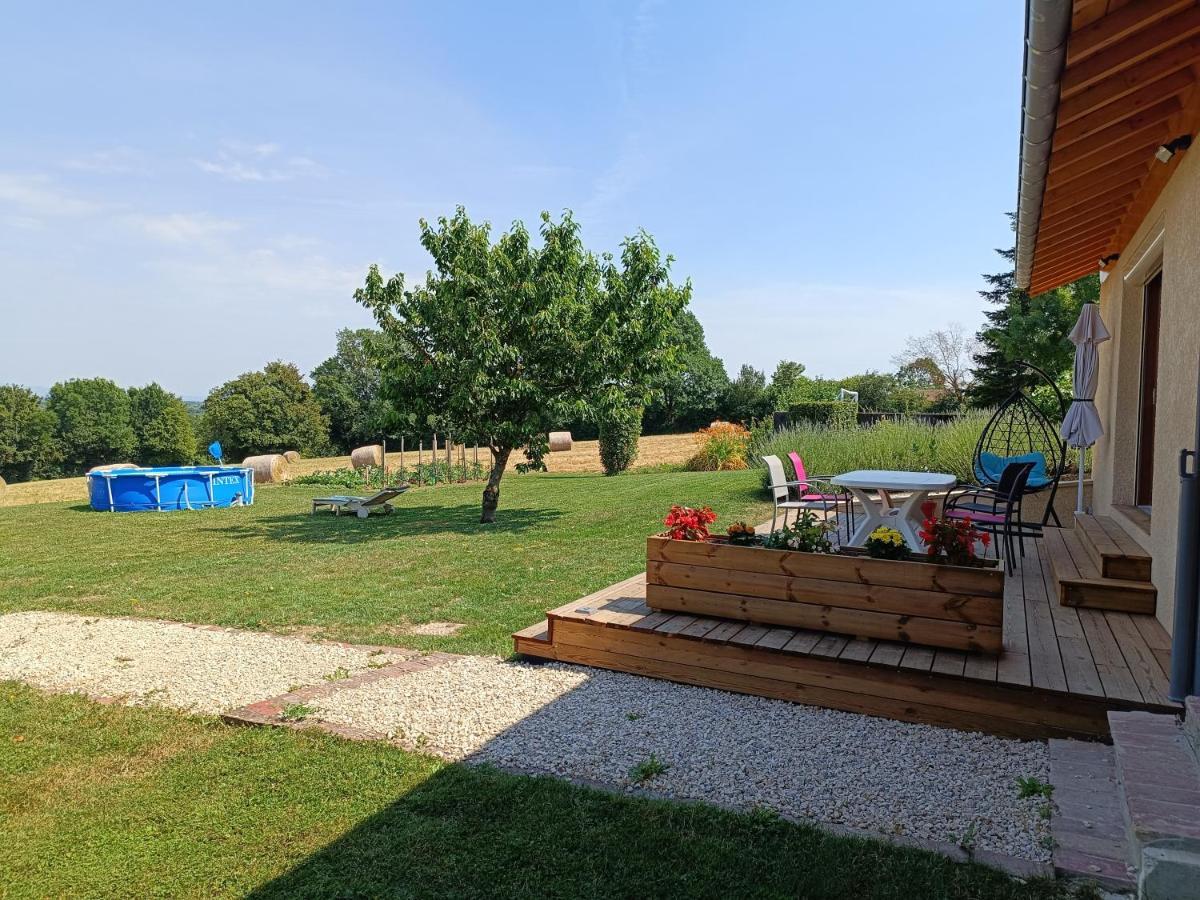 Studio Avec Terrasse Au Calme Jayat Exterior foto
